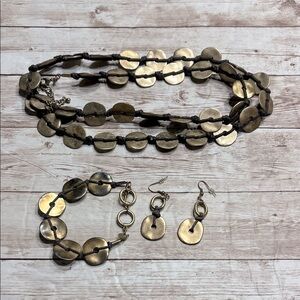 Premier Designs Gold Disc Necklace Set